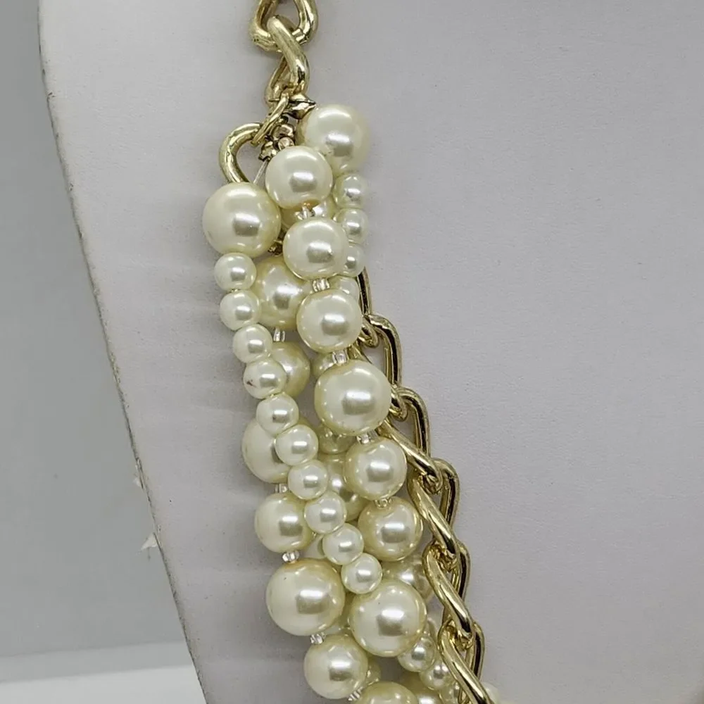 Glass Pearl‎ And Gold Chain Necklace